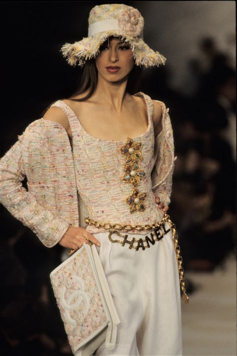 Chanel 1993, Chanel 90s, 90s Chanel, 90s Runway, Chanel Runway, 90s Runway Fashion, Runway Fashion Couture, Mode Chanel, Runway Outfits