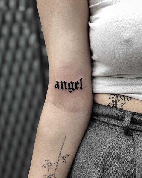 Font Tato, Tato Tradisional, Only Angel, Female Tattoos, Omerta Tattoo, Men Tattoos, Writing Tattoos, Angel Tattoo Designs, Tattoo Font