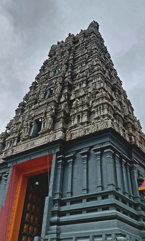 Balaji Temple, Temple