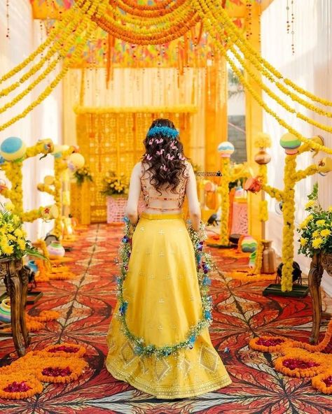 Haldi Ceremony Outfit For Bride, Haldi Outfits For Bride, Haldi Dress For Bride, Haldi Look For Bride, Haldi Dress Ideas, Haldi Outfit For Bride, Haldi Ceremony Outfit, Haldi Dress, Haldi Outfits