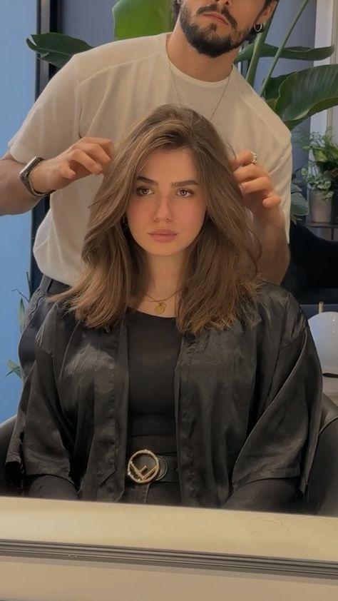 Haircuts For Medium Length Hair, Hair Curling Tips, Straight Hair Cuts, Layered Haircuts For Medium Hair, Diy Haircut, Hairstyles For Layered Hair, Peinados Fáciles Para Cabello Corto, Hair Tutorials For Medium Hair, Hair Styles Easy