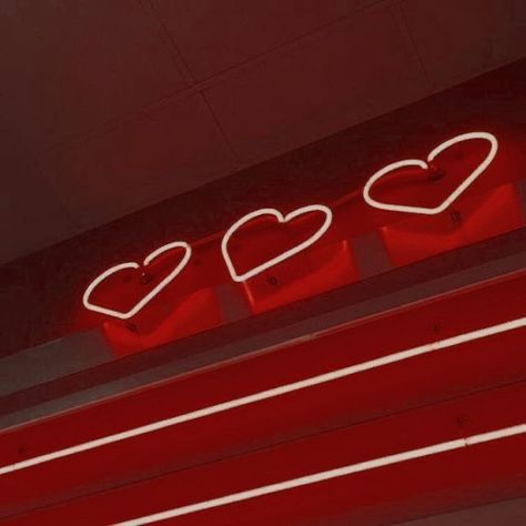 Red Core Aesthetic, Rojo Aesthetic, Red Aesthetic Vintage, Red Widget, Love Core, Aesthetic Heart, Red And Black Wallpaper, Lovecore Aesthetic, Red Icons