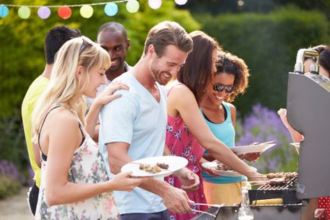 Nutrisystem provides great tips to avoid overeating at parties. Healthy Barbecue, Summer Block Party, Outdoor Barbeque, Healthy Grilling, Grilling Tips, Clearwater Florida, Grill Set, Human Relationship, Enjoy Summer