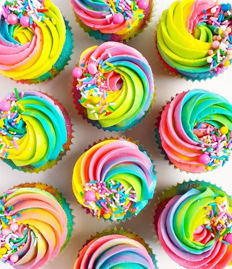 Tie Dye Cupcakes Frosting, Tie Dye Cupcakes, Tie Dye Birthday Party, Tie Dye Birthday, Rainbow Treats, Rainbow Party Decorations, Tie Dye Party, Colorful Cupcakes, Cupcake Cake Designs