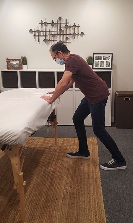 Massage Therapist Outfit, Proper Body Mechanics, Therapist Outfit, Cubital Tunnel Syndrome, Massage Ideas, Diy Massage, Massage Therapy Techniques, Massage Business, Body Mechanics