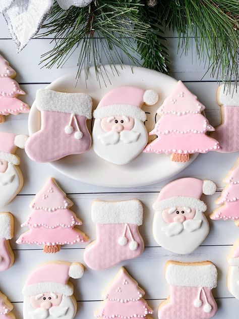 Christmas Sugar Cookie Designs, Christmas Sugar Cookies Decorated, Cute Christmas Cookies, Pink Cookies, Winter Cake, Pink Xmas, Sugar Cookie Designs, Christmas Tree Cookies, Cutout Sugar Cookies