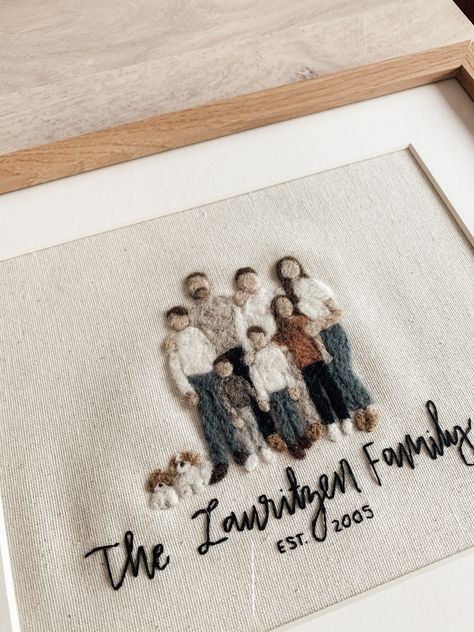 Needle Felt And Embroidery, Framed Hand Embroidery, Selling Embroidery Items, Embroyderi Ideas, Family Embroidery Ideas, Framed Embroidery Wall Art, Embroidery Gift Ideas, Embroidery Family, House Embroidery