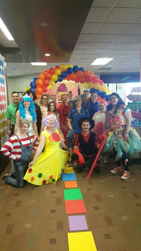 Candyland group costume #groupcostume #candyland #1stplace Candyland Group Costume, Candyland Stem Activities, Candyland Characters Costumes, Candyland Costume Women, Candy Land Costumes Women, Candyland Halloween Costume, Candyland Costume Diy, Candyland Float, Candyland Halloween