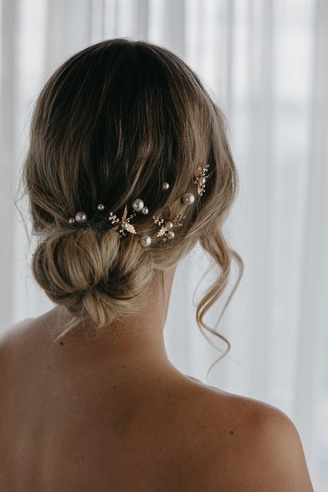 11 Celestial inspired wedding accessories_Arden hair pins Sparkle Wedding Hair Piece, Wedding Hairpiece Updo, Wedding Hairstyles With Pins, Modern Hair Accessories Wedding, Dainty Hair Accessories, Half Up Hair Accessories, Bridal Hair Accessories Celestial, Minimalist Bridal Hair Accessories, Bridal Hair With Pins