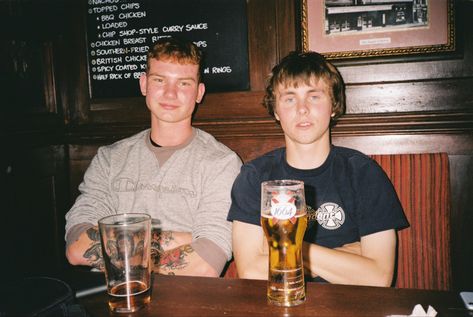 British Pub Aesthetic, Pub Photoshoot, Pub Photography, Pub Culture, Pub Aesthetic, Growing Up British, British Aesthetic, Bar Photos, Uk Pub