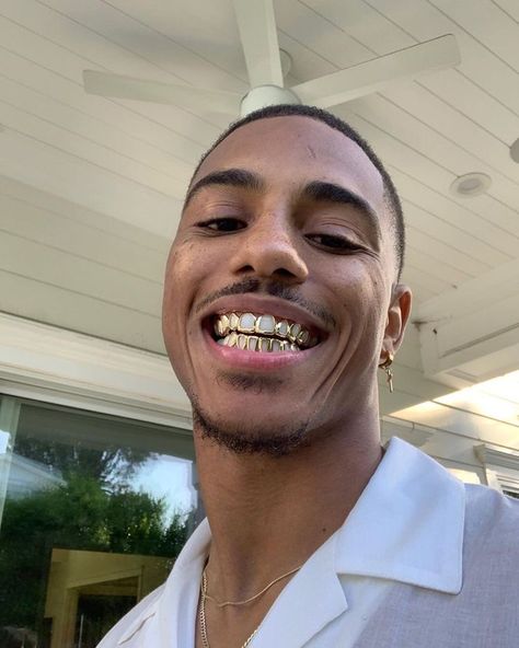 Men With Grills, Grillz Men, Mouth Grills, Male Crush, Girl Grillz, Keith Powers, Grillz Teeth, Gold Grill, Fine Guys