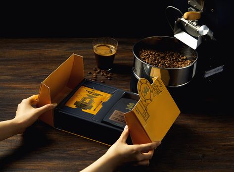 Coffee Roasting Machine, Coffee Collection, Fresh Coffee Beans, Coffee Aroma, Coffee Box, Ice Cream Brands, Roasted Coffee Beans, Tea Brands, Graphic Design Packaging