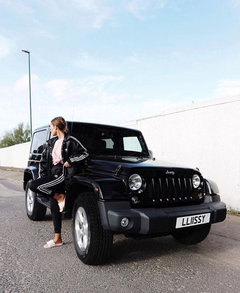 Jeep Wrangler Girl, Auto Jeep, Wrangler Jeep, Black Jeep, Parent Trap, Bmw I3, Dream Cars Jeep, Jeep Lover, Car Goals