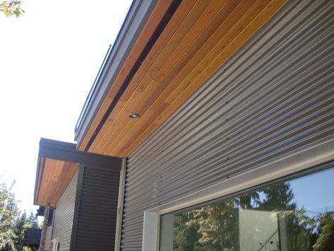 House Overhang, Soffit Exterior, Soffit Design, Vinyl Siding Ideas Exterior, Cedar Soffit, Wood Soffit, Soffit Ideas, Roof Soffits, Vinyl Soffit