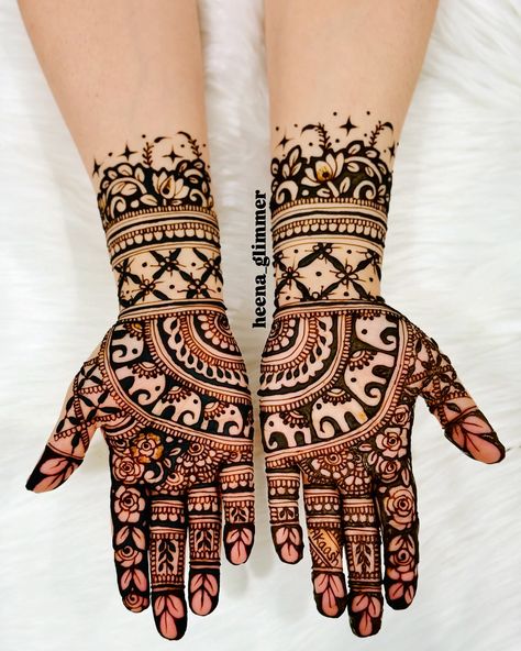 ✨ Embracing the beauty of tradition with stunning Karwa Chauth henna! ✨ Each intricate detail is a symbol of love, devotion, and the magic of this special day. From delicate paisleys to bold florals, this henna is all about celebrating the bond of marriage and the strength of togetherness. 🌙💫 Tag someone who loves the art of mehndi, and let’s celebrate the timeless elegance of Karwa Chauth! ❤️ . . . . . #henna #karwachauthmehndi #karwachauth #mehndidesign #hennadesign #explore #hennapost #f... Symbol Of Love, Henna Design, Tag Someone, Love Symbols, Mehndi Designs, A Symbol, Henna, Special Day, Timeless Elegance