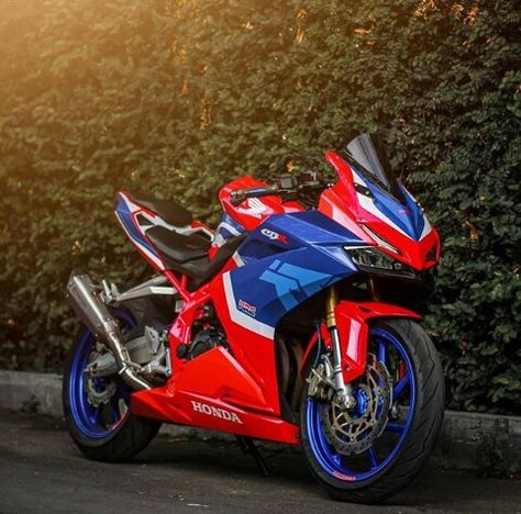 Honda Cbr 250rr, Cbr 250 Rr, Racing Wallpaper, Airbrushed Helmets, Honda Cbr 1000rr, Gtr Car, Cbr 1000rr, Street Bike, Concept Motorcycles