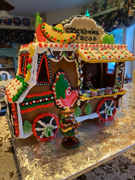 Gingerbread House Extreme, Elf Themed Gingerbread House, Creative Ginger Bread Houses, Creative Gingerbread House Ideas Contest, Gingerbread House Creative, Creative Gingerbread House Ideas Easy, Fun Gingerbread House Ideas, Gingerbread House Competition Ideas, Gingerbread House Funny