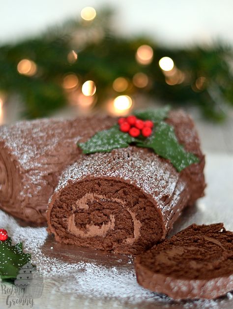 Yule Log - Traditional chocolate yule log recipe for Christmas. Chocolate Log Cake, Easy Yule Log Recipe, Gluten Free Yule Log, Chocolate Yule Log Recipe, Traditional Christmas Pudding, Yule Log Cake Recipe, Yule Log Recipe, Christmas Yule Log, Favorite Christmas Desserts