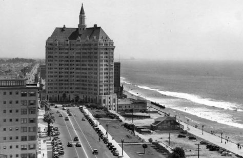 Long Beach, CA  1940's Long Beach Pike, Los Angeles Architecture, Slideshow Presentation, Ca History, Beach Artwork, California History, Long Beach California, Vintage Los Angeles, Vintage California