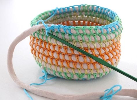 Crochet Basket Diy, Rainbow Basket, Crocheted Basket, Coil Basket, Diy Rope Basket, Basket Weaving Diy, Crochet Storage Baskets, Crochet Basket Pattern Free, Basket Diy