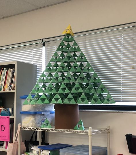 Math Christmas Ornaments Diy, Geometry Christmas Ornament Project, Geometry Christmas Tree, Math Christmas Tree, Math Christmas Ornaments, Christmas Math Project, Discrete Math, Triangle Christmas Tree, Sierpinski Triangle