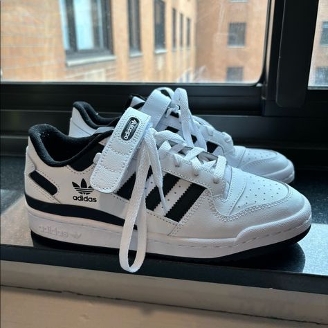 Brand New Never Worn Adidas Forum Low Sneaker In The White And Black Combo. Size 7.5 Women’s / 6 Men. Adidas Forum Low Women Outfit, Adidas Forum Black, Shoes To Get, Adidas Forum Low Black, Adidas Low Forum, Forum Low Adidas, Forum Adidas, Best Shoes For Women, White And Black Shoes