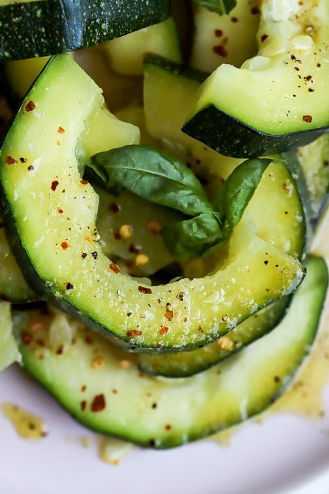 close up top down view of steamed zucchini recipe with fresh basil and salt and black pepper Steam Zucchini, Steamed Zucchini, Fresh Basil Recipes, Top Down View, Easy Zucchini Recipes, Quick Side Dishes, Zucchini Recipe, Zucchini Slice, Clean Eats