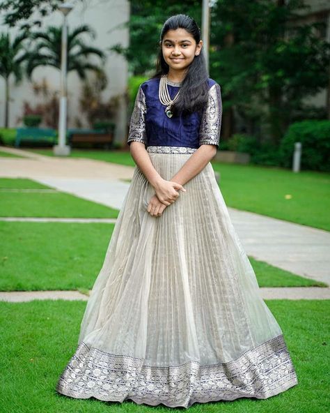 Blouse Designs For Kids, Frocks And Gowns, Long Gown Design, Kids Blouse Designs, Lehenga Designs Simple, Cutwork Blouse Designs, Bee Studs, Kids Frocks Design, Kids Dress Wear