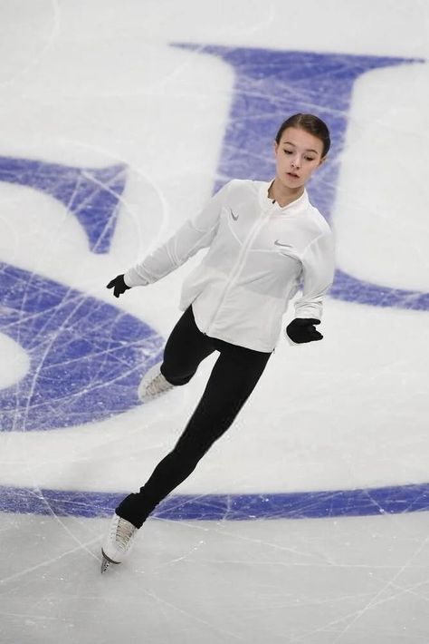 Anna Scherbakova, Figure Ice Skates, Figure Skating Outfits, Skate 3, Skating Aesthetic, Russian Figure Skater, Anna Shcherbakova, Russian Ballet, Practice Outfits