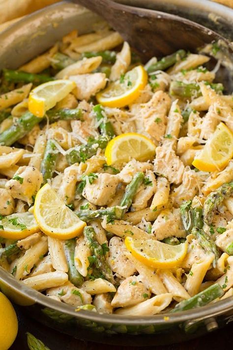 Lemon Garlic Chicken Pasta, Pasta Alfredo Con Pollo, Chicken Asparagus Pasta, Asparagus Pasta Recipes, Creamy Lemon Pasta, Lemon Asparagus Pasta, Garlic Chicken Pasta, Chicken And Asparagus, Lemon Chicken Pasta