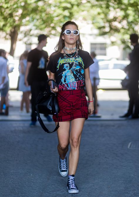 Graphic Tee Outfit #fashion #chicoutfits #sneakersoutfits #vintageskirt #sunglasses Skirt And Tshirt Outfits, Skirt With Tshirt, Skirt And Tshirt, Hip Hop Concert Outfit, Women Summer Outfit Ideas, Band Tee Outfits, Metal Wardrobe, Tees Outfit, Jimmy Eat World