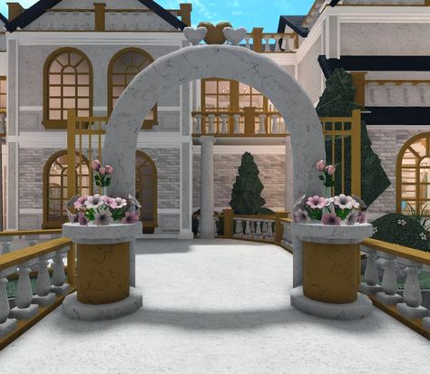 Entrance House Design, Coquette Bloxburg House, Bloxburg Coquette, Exterior Cottage, Cottage Core Bloxburg House, Arch Entrance, Preppy House, Castle Exterior, House Decals