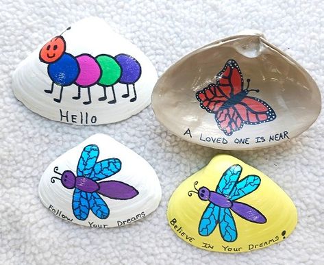 Butterfly, Caterpillar and Dragonfly Painted Clam Shell Designs Butterfly Caterpillar, Dragonfly Painting, Movie Crafts, Christmas Craft Projects, Adult Crafts, Beach Crafts, Clam Shell, Classy Chic, Book Box