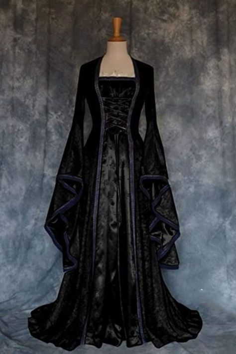 This black corset ball gown is a must-have cosplay outfit in your wardrobe, can be easily dress up or dress down, it can also used as 90s outfit for women 70s outfits for women 80s costumes for women 90s clothing for women cosplay. October Home Decor, Medieval Witch, Gaun Abad Pertengahan, Vampire Dress, Vampire Bride, Medieval Cosplay, Medieval Dresses, Gothic Dresses, Vestidos Retro