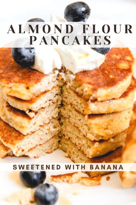 Fluffy and light almond flour pancakes. Protein-packed and an easy, healthy breakfast or snack Protein Pancakes Almond Flour, Almond Flour Banana Pancakes, Almond Flour Banana, Pancakes Protein, Make Almond Flour, Almond Flour Bread, Almond Flour Pancakes, Pancakes For Breakfast, Flour Pancakes