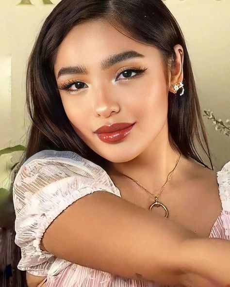 Simple Makeup Looks Natural Filipina, Philippine Makeup Look, Andrea Brillantes Make Up Look, Australian Makeup Looks, Filipino Make Up, Graduation Day Makeup Ideas, Filipino Makeup Natural, Morena Makeup Filipina Graduation, Korean Makeup On Latina