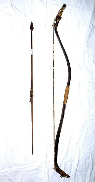 Mongolian bow & arrow, century unknown Mongolian Bow, Banished Knight, Mongolian Archery, Draw A Bow, Bear Companion, Mongol Warrior, Bows Archery, Archery Women, Mounted Archery