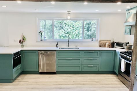 Customer Turns IKEA Kitchen Into the Bright Spot of Her Home Ikea Turquoise Kitchen, Havstorp Turquoise Kitchen, Turquoise Kitchen Cabinets, Ikea Kitchens, Ikea Organization, Turquoise Kitchen, Ikea Kitchen Design, Ikea Design, Ikea Home