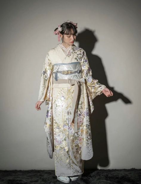 Inuyasha Outfits, Japanese Princess Kimono, White Kimono Traditional, Aesthetic Kimono, Kimono Outfit Japanese, Bridgerton Fashion, Japanese Wedding Dress, Japanese Wedding Kimono, Japanese Kimono Dress