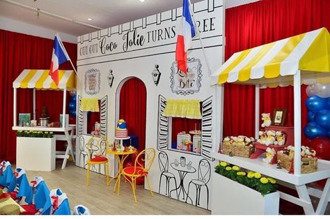 Kids Events Ideas, Madeline Party, France Craft, Italian Themed Parties, Sweet Cafe, Paris Birthday Parties, Italian Party, Italian Theme, Paris Theme Party