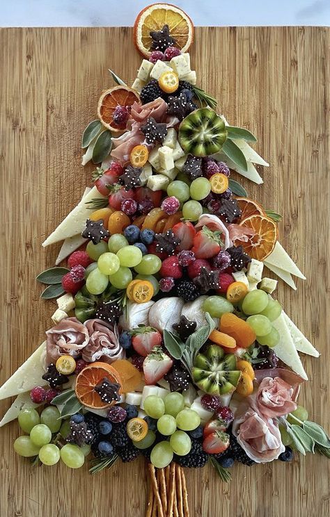 Christmas Charcuterie Boards, Cheese Tree, Christmas Cheese Boards, Grazing Platter, Christmas Charcuterie, Platter Ideas, Christmas Cheese, Christmas Entertaining, Party Food Platters