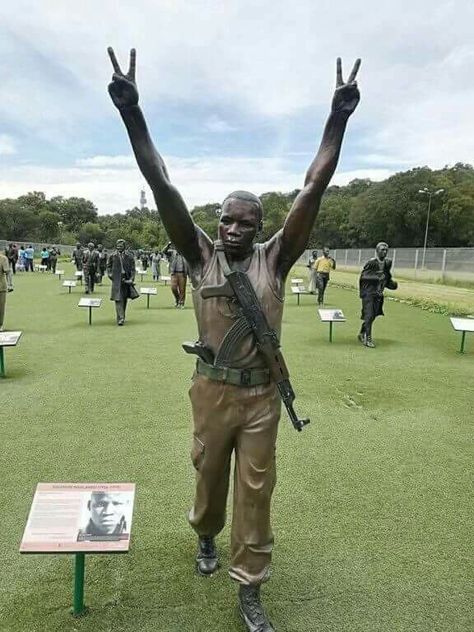 Freedom fighter Solomon Kalushi Mahlangu ( 10 July - 6 April ). Bravery sacrificing his life for freedom and democracy in South Africa. His Last words Were : " tell my people that I love them and that they must continue to struggle, my blood Will nourish the tree that Will bear fruits of freedom." REST IN POWER SOLDIER! Big And Rich, Freedom Fighter, Ben Carson, African Royalty, Great Philosophers, African Proverb, Last Words, Painting People, Malcolm X