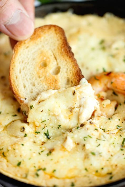 Shrimp Scampi Dip, Hot Dips, Dip Recipes Appetizers, Party Dip Recipes, Party Dip, Shrimp Appetizers, Scampi Recipe, Best Appetizer Recipes, Finger Foods Easy