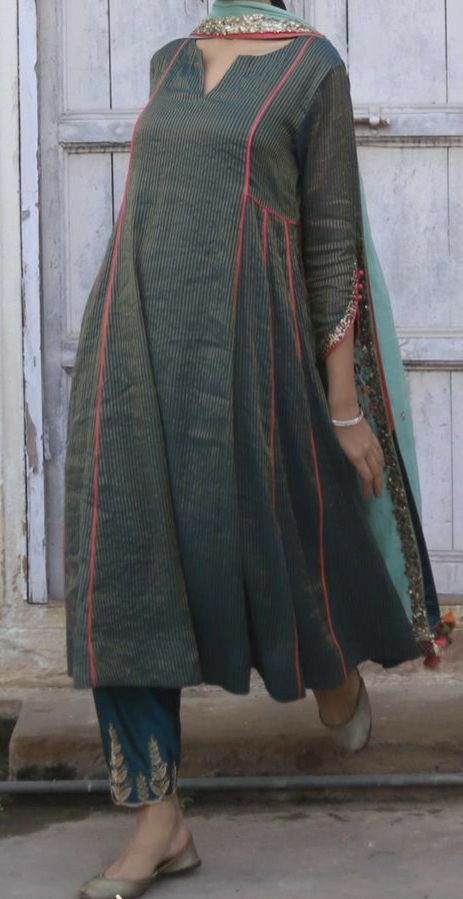 Green Anarkali, Blue Kurta, Latest Dress Design, Simple Kurta Designs, Designer Kurti Patterns, Simple Kurti Designs, Long Kurti Designs, Stylish Short Dresses, Kurta Neck Design