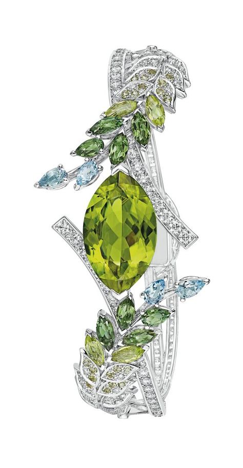 Bijoux Art Deco, Peridot Jewelry, Chanel Couture, White Gold Set, Chanel Jewelry, Precious Gems, Gems Jewelry, Gorgeous Jewelry, Stunning Jewellery