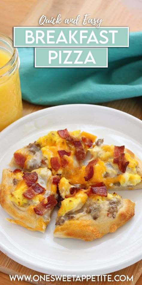 Mini Breakfast Pizza Recipe, Individual Breakfast Pizza, Breakfast Pizza Biscuit Dough, Personal Breakfast Pizza, Biscuit Crust Breakfast Pizza, Red Baron Breakfast Pizza Recipe, Mini Breakfast Pizza, Breakfast Recipes With Pillsbury Biscuits, Breakfast Pizza Biscuit Crust