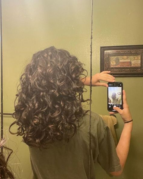 Natural Curly Hair Cuts, Curly Hair Photos, Different Hair Types, Different Hair, Haircuts For Wavy Hair, Haircuts For Curly Hair, Hairdos For Curly Hair, Wavy Curly Hair, Curly Hair Inspiration