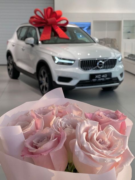 volvo xc40 Volvo Suv, Volvo Xc, Vision Board Pics, New Luxury Cars, Volvo Xc40, Vision Board Images, New Suv, Lovely Car, Life Vision Board