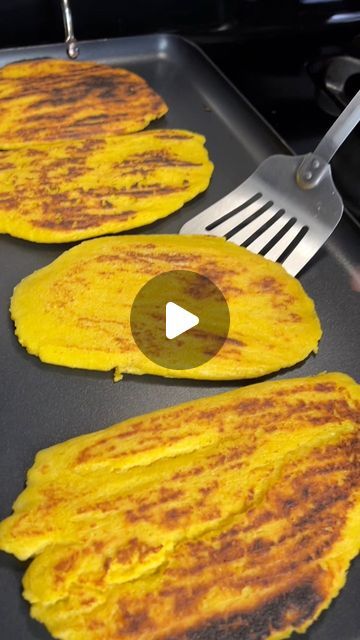 Milagro Reyes on Instagram: "Para los Días que no Sabes que Cenar Prepárate esta Cena Express" Salvador Food, Corn Pancakes, January 7, Cauliflower Recipes, Diy Food, Diy Food Recipes, Pancakes, Audio, Healthy Recipes