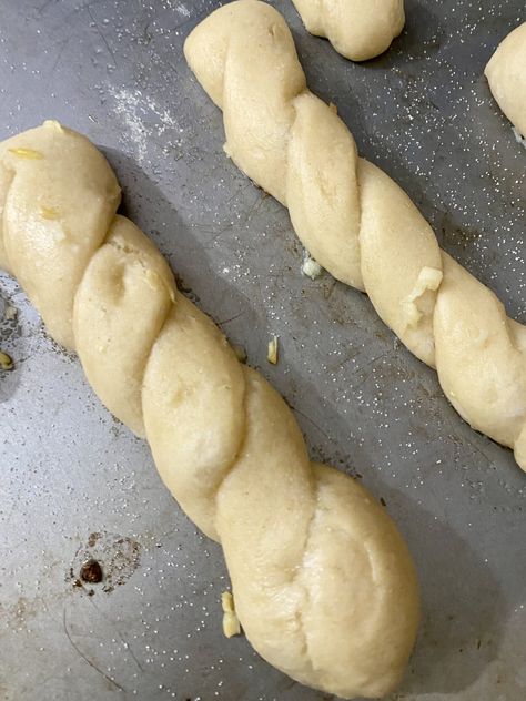 Sourdough Discard Breadsticks Sour Dough Bread Sticks, Discard Garlic Bread Quick, Sourdough Discard Bread Sticks, Discard Breadsticks, Sourdough Discard Breadsticks, Sourdough Breadsticks, Breadstick Recipe, Quick Pancakes, Breadsticks Recipe